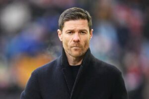 تشابي ألونسو بين ريال مدريد وليفركوزن.. قرار صعب يحدد مستقبله
