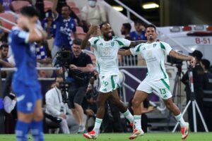 الأهلي يكتسح الهلال بثلاثية ويتأهل إلى نهائي «أبطال آسيا للنخبة»
