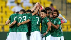 اليابان ضد السعودية.. الموعد والتشكيل المتوقع والقنوات الناقلة
