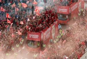 جماهير ليفربول ستتمكن أخيراً من الاحتفال بلقب الدوري في شوارع المدينة

