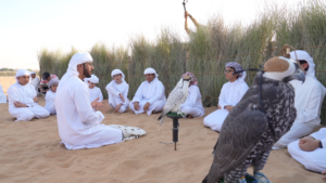 حضور مميز من طلبة المدارس لموسم الصقارة التعليمي
