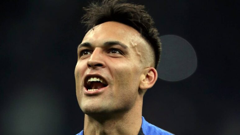 Lautaro Martinez playing football for Inter Milan