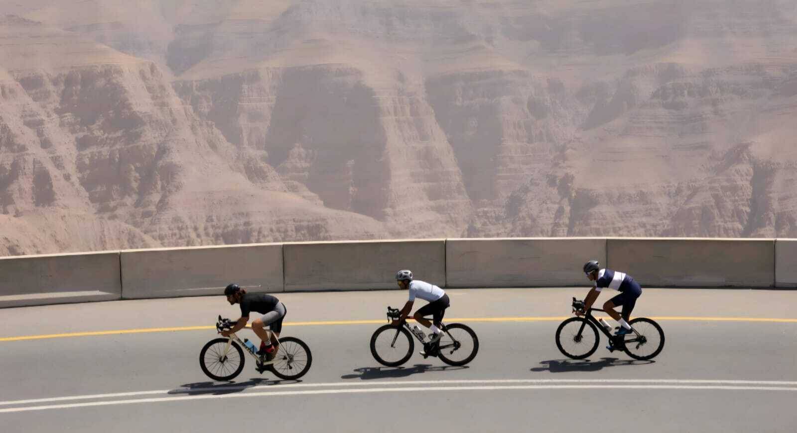 سباق دراجات مثير على جبل جيس
